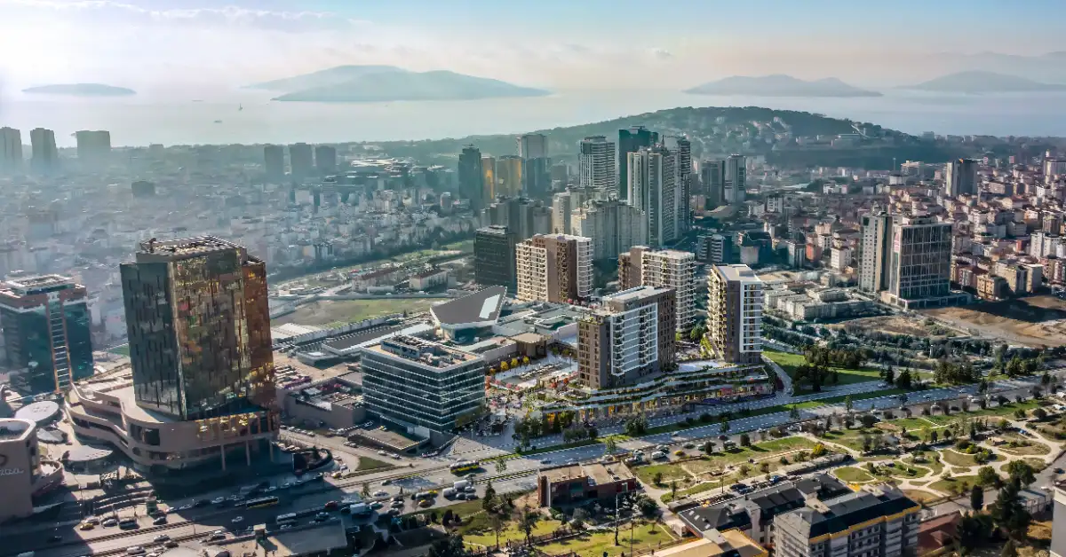 Piazza Park AVM'ye konforla yürüyen site sakinleri